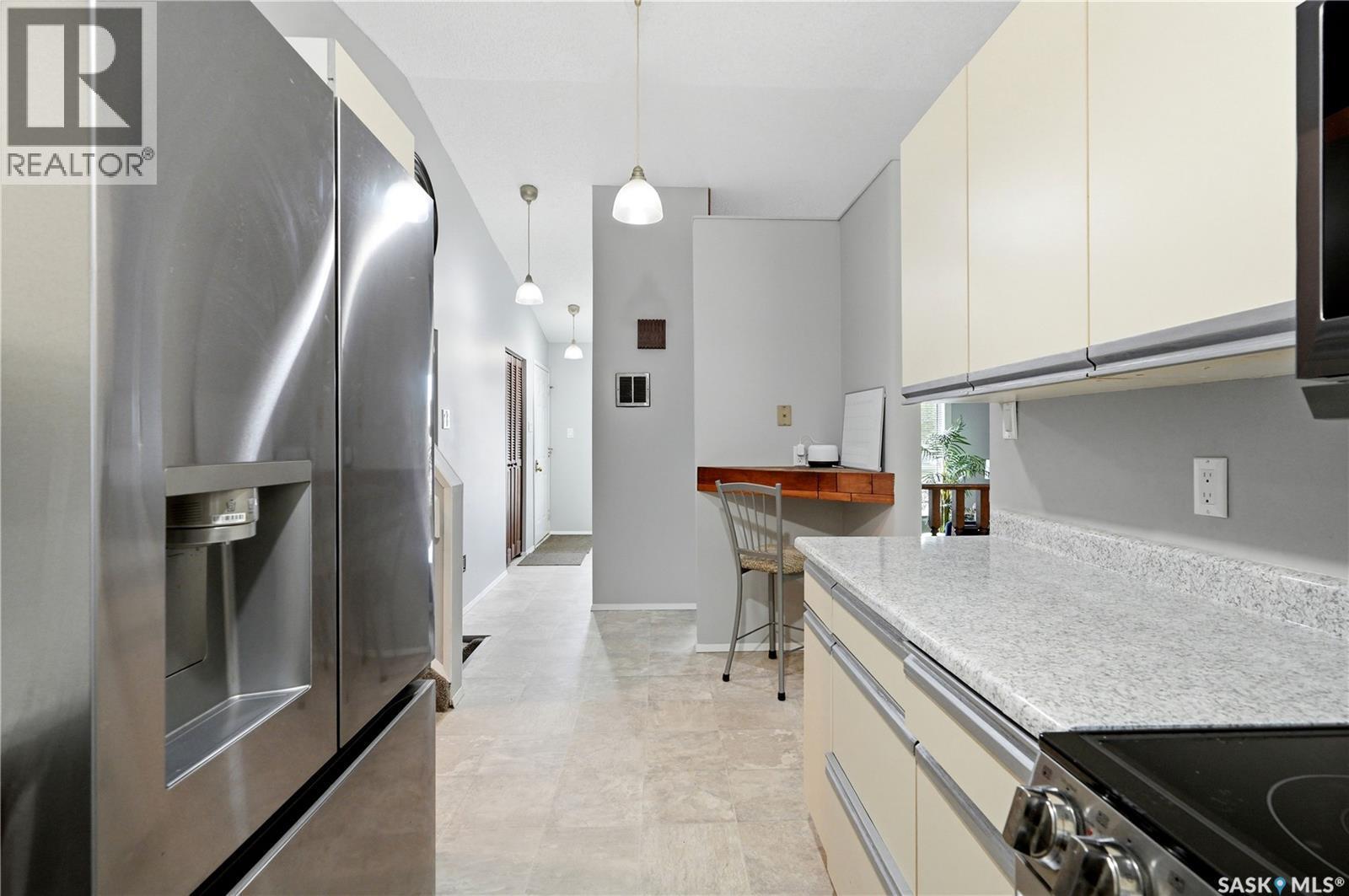 130 Flavelle Crescent, Saskatoon, SK - Indoor Photo Showing Kitchen