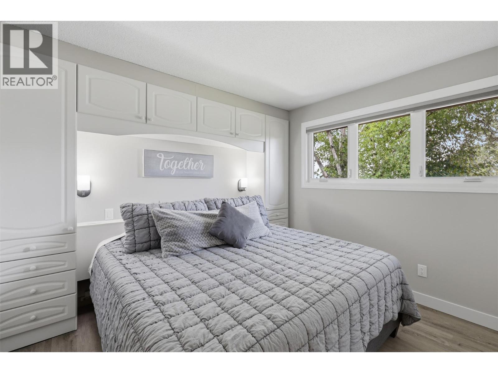 779 Gleneagles Drive, Kamloops, BC - Indoor Photo Showing Bedroom