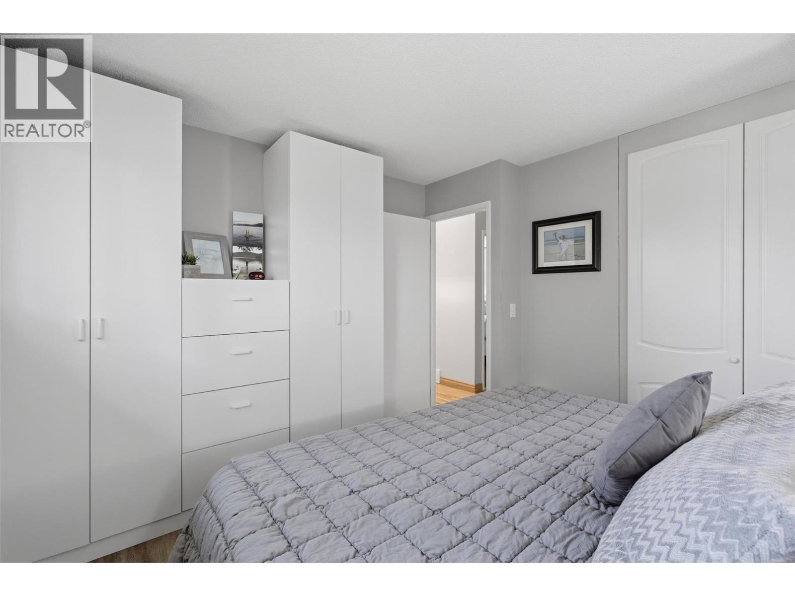 779 Gleneagles Drive, Kamloops, BC - Indoor Photo Showing Bedroom