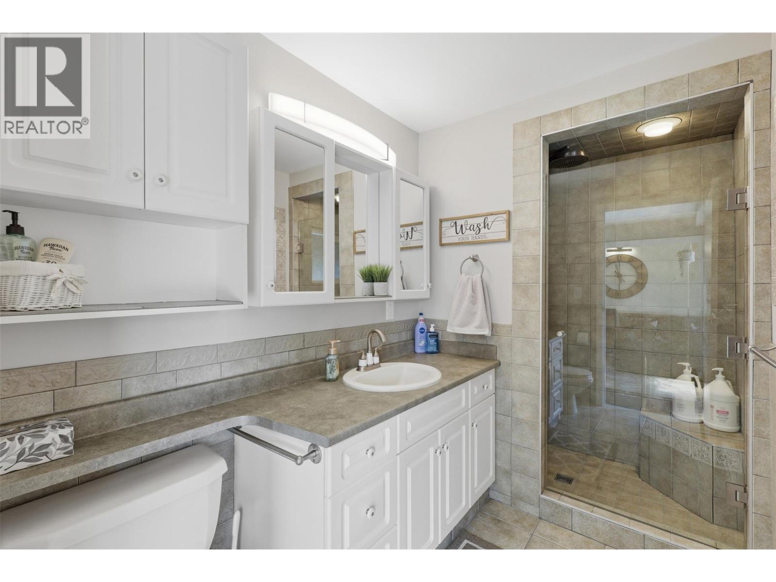 779 Gleneagles Drive, Kamloops, BC - Indoor Photo Showing Bathroom