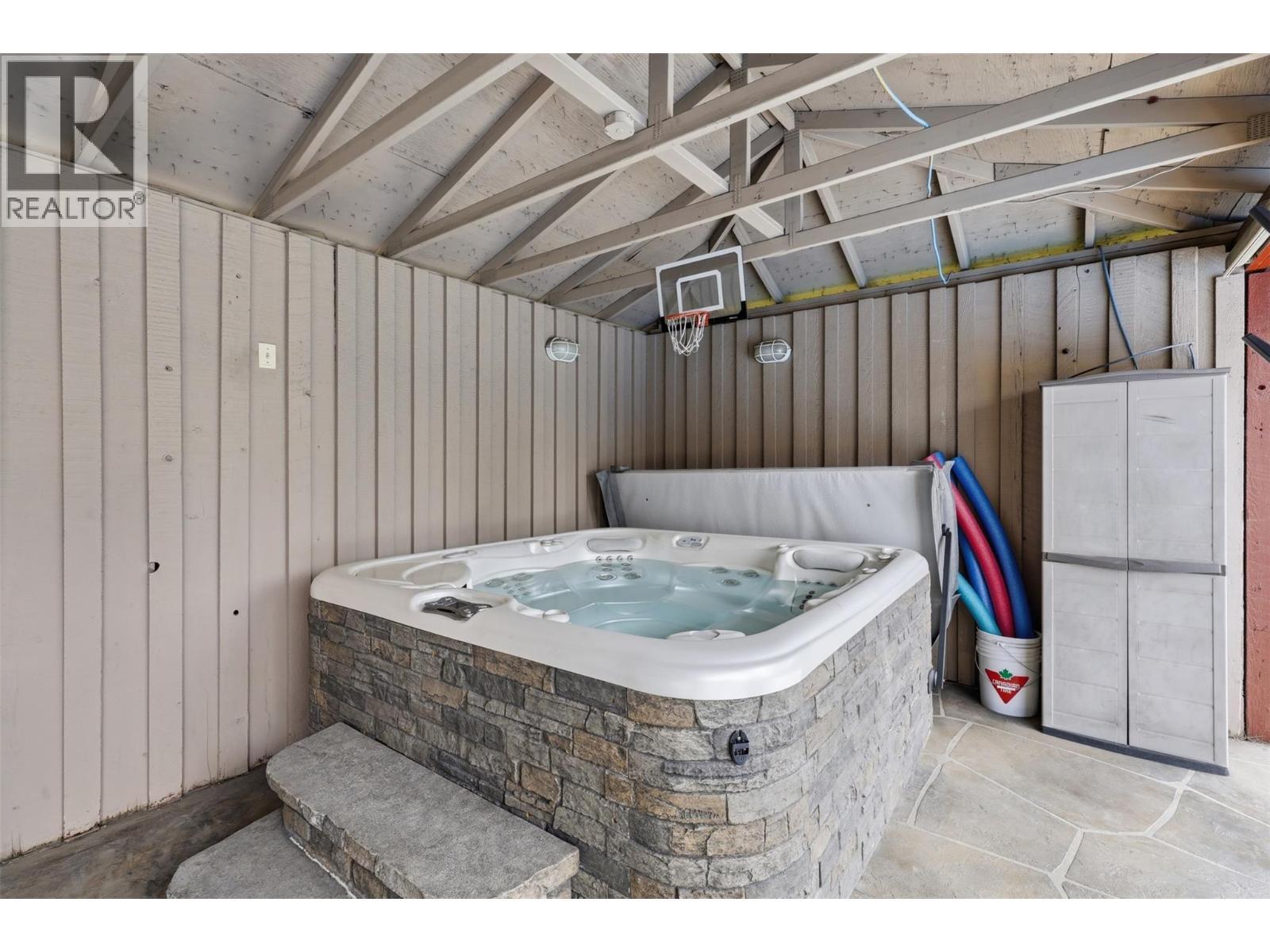 779 Gleneagles Drive, Kamloops, BC - With Exterior