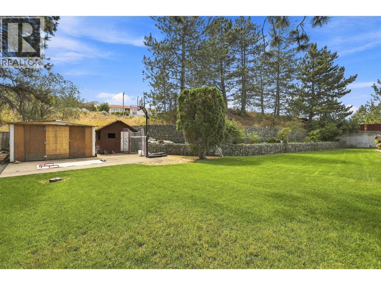 779 Gleneagles Drive, Kamloops, BC - Outdoor