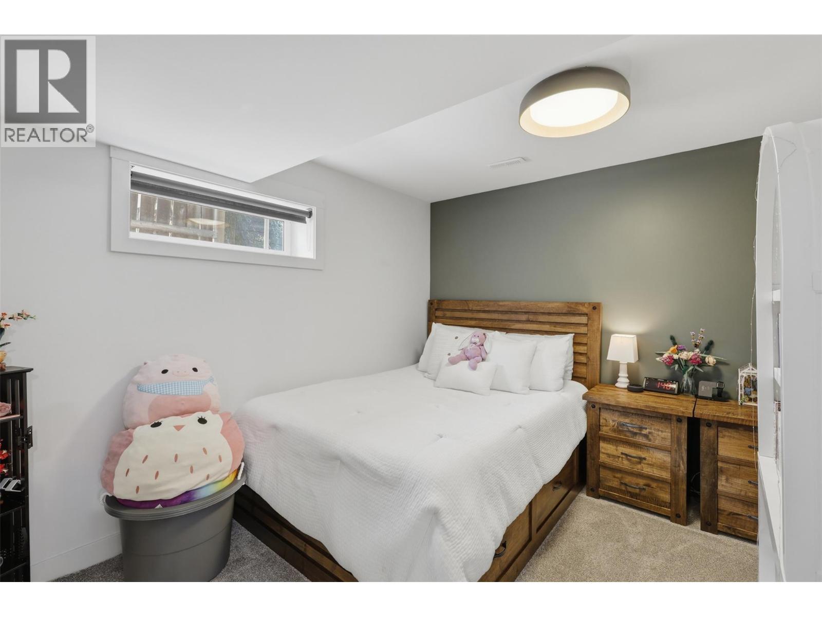 779 Gleneagles Drive, Kamloops, BC - Indoor Photo Showing Bedroom