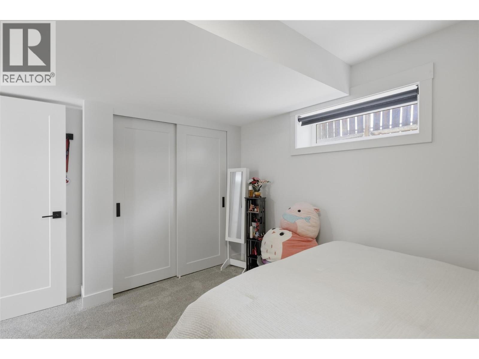 779 Gleneagles Drive, Kamloops, BC - Indoor Photo Showing Bedroom