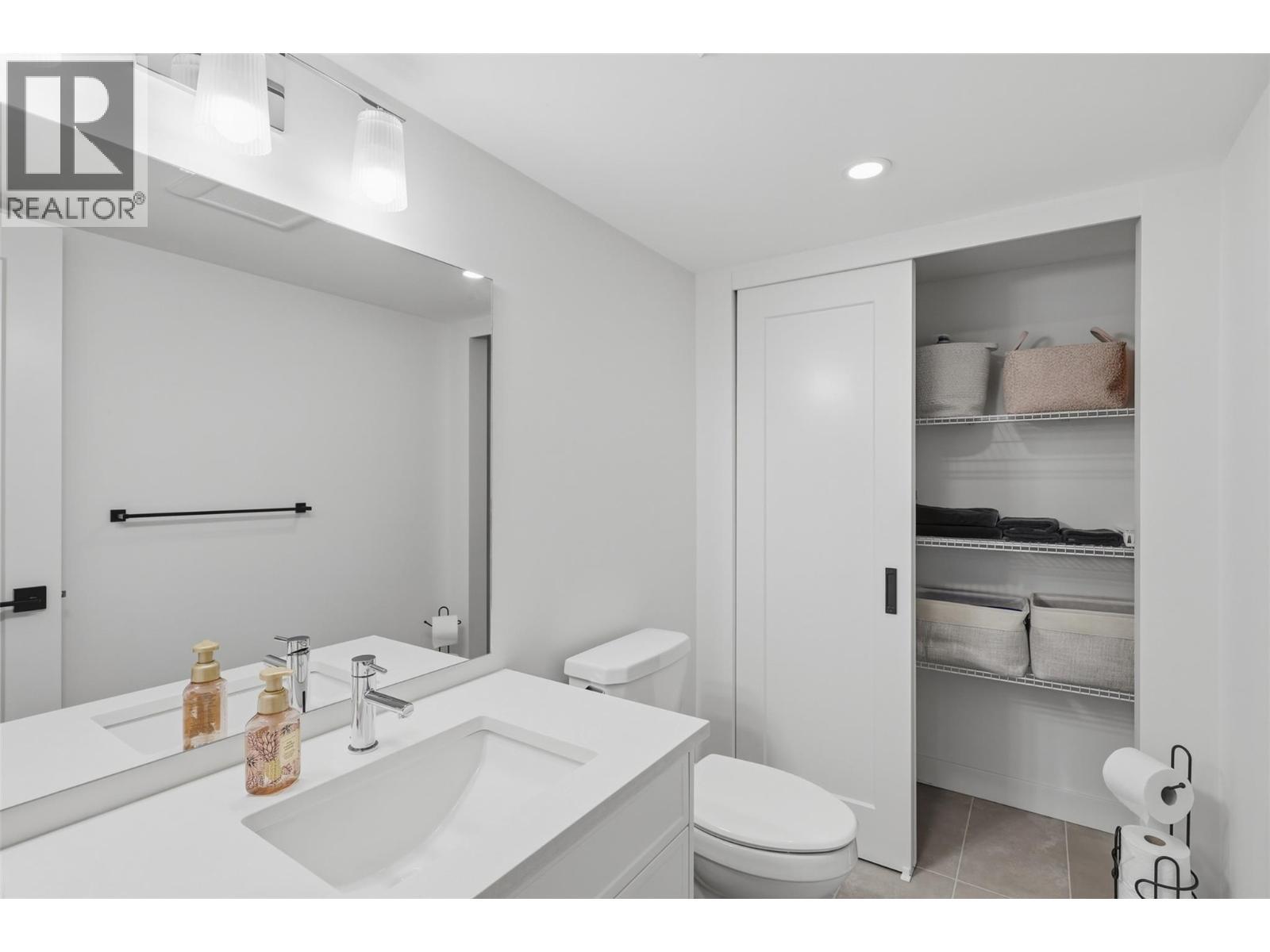 779 Gleneagles Drive, Kamloops, BC - Indoor Photo Showing Bathroom