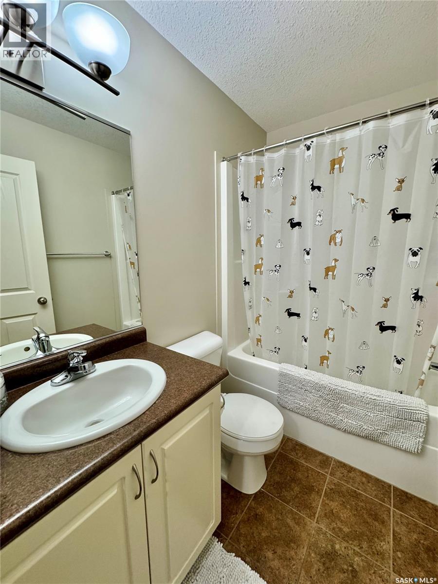 18 1600 Muzzy Drive, Prince Albert, SK - Indoor Photo Showing Bathroom