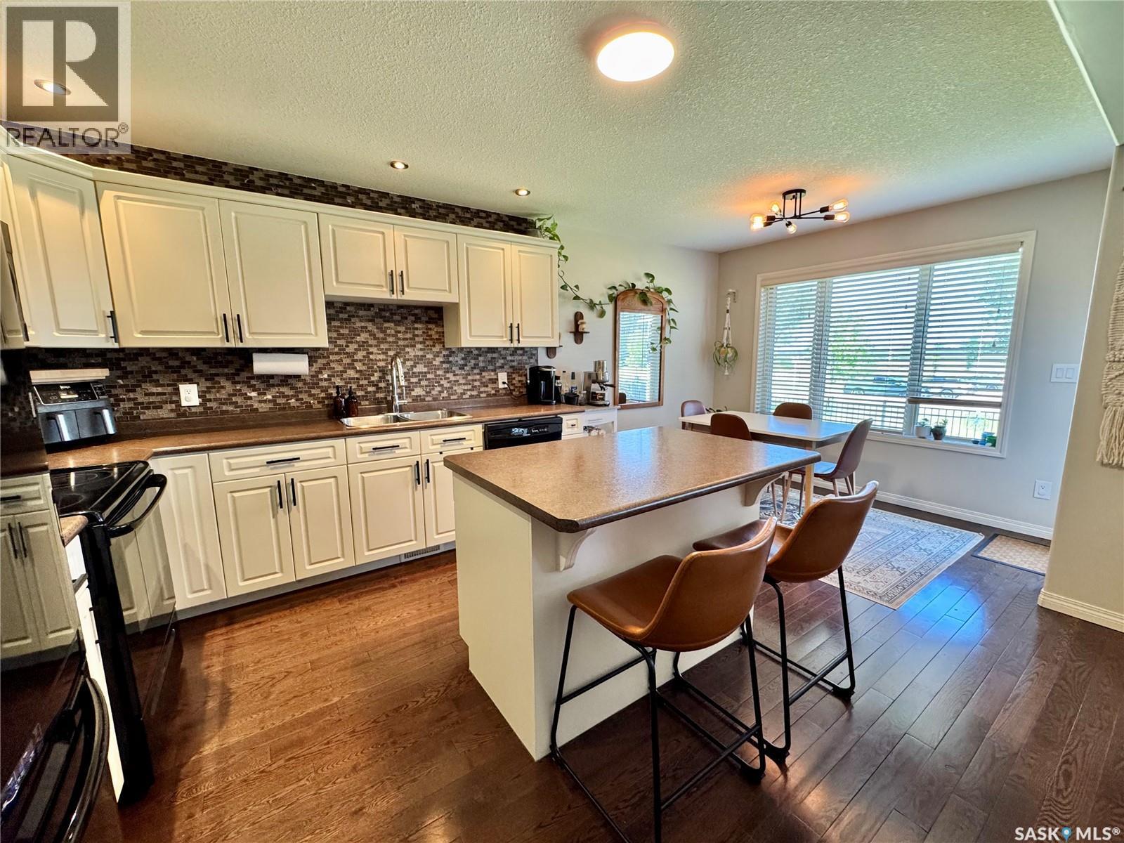 18 1600 Muzzy Drive, Prince Albert, SK - Indoor