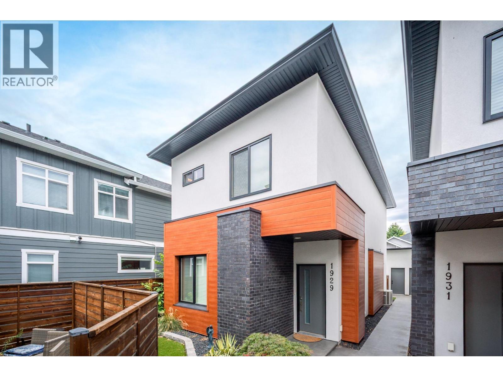 1929 Ethel Street, Kelowna, BC - Outdoor With Exterior