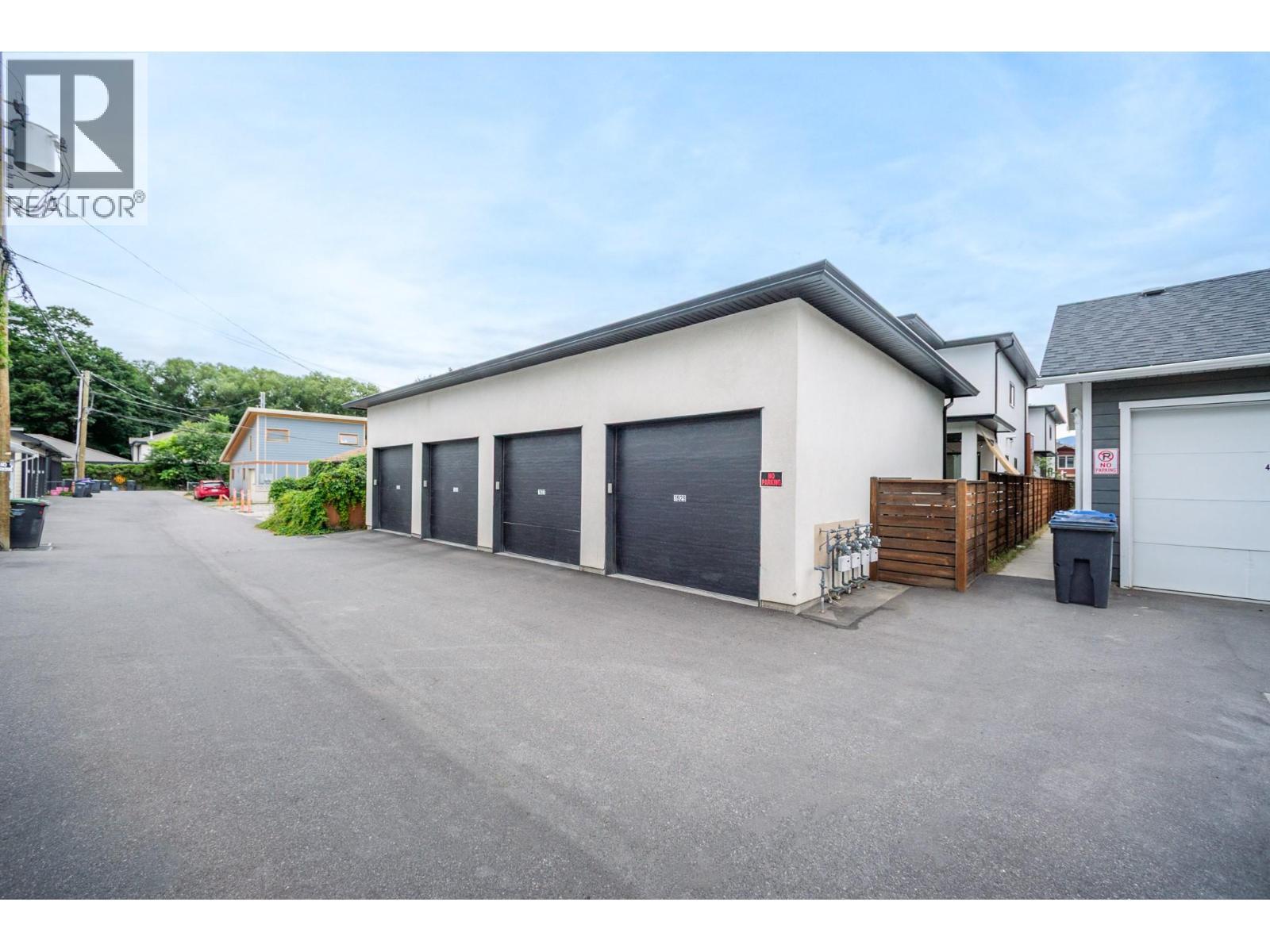 1929 Ethel Street, Kelowna, BC - Outdoor With Exterior