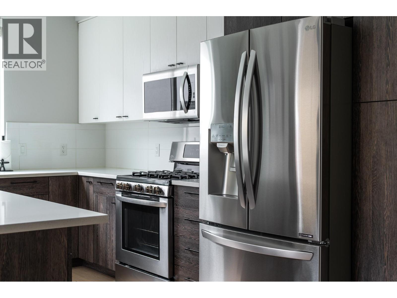 1929 Ethel Street, Kelowna, BC - Indoor Photo Showing Kitchen With Stainless Steel Kitchen With Upgraded Kitchen