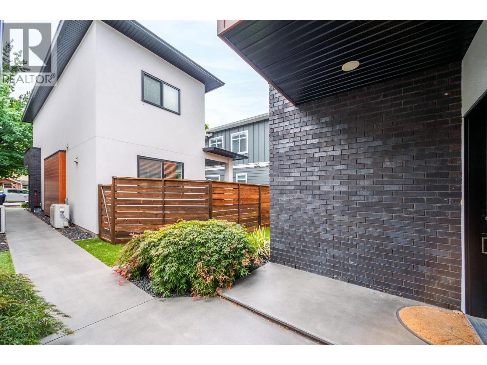 1929 Ethel Street, Kelowna, BC - Outdoor With Exterior