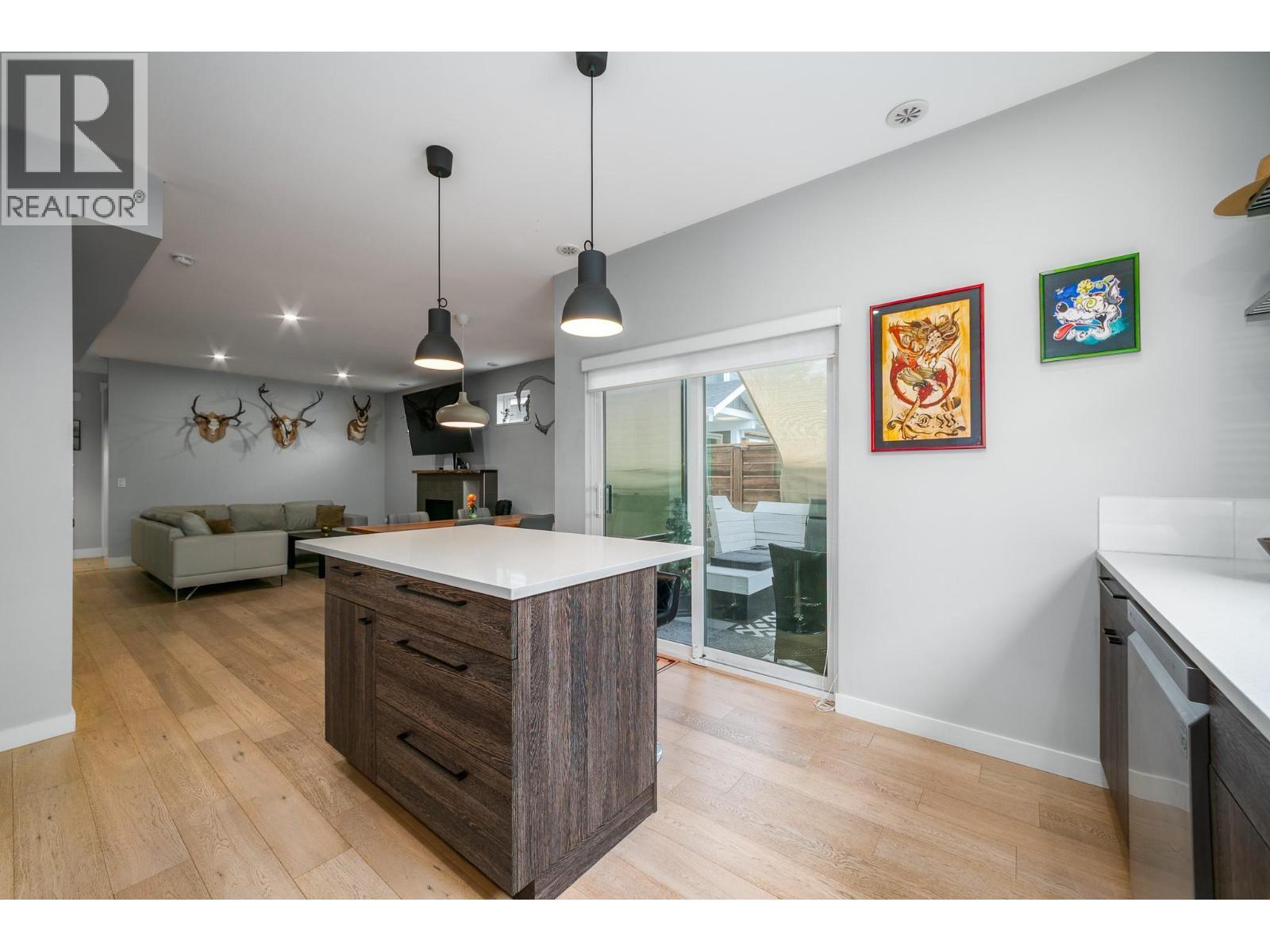 1929 Ethel Street, Kelowna, BC - Indoor Photo Showing Kitchen