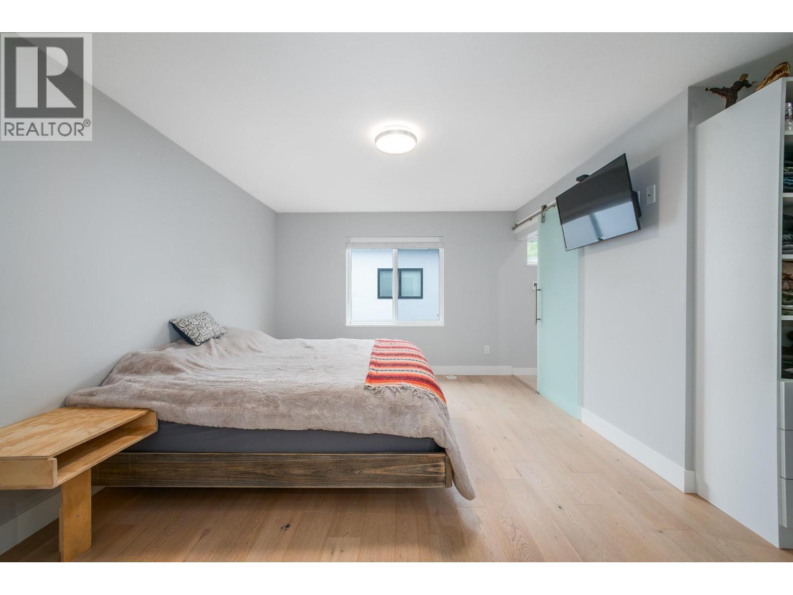 1929 Ethel Street, Kelowna, BC - Indoor Photo Showing Bedroom