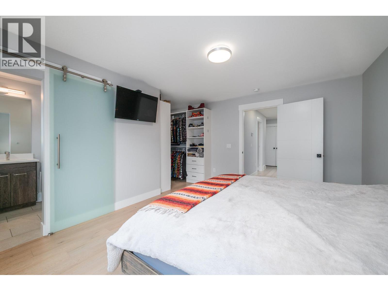 1929 Ethel Street, Kelowna, BC - Indoor Photo Showing Bedroom