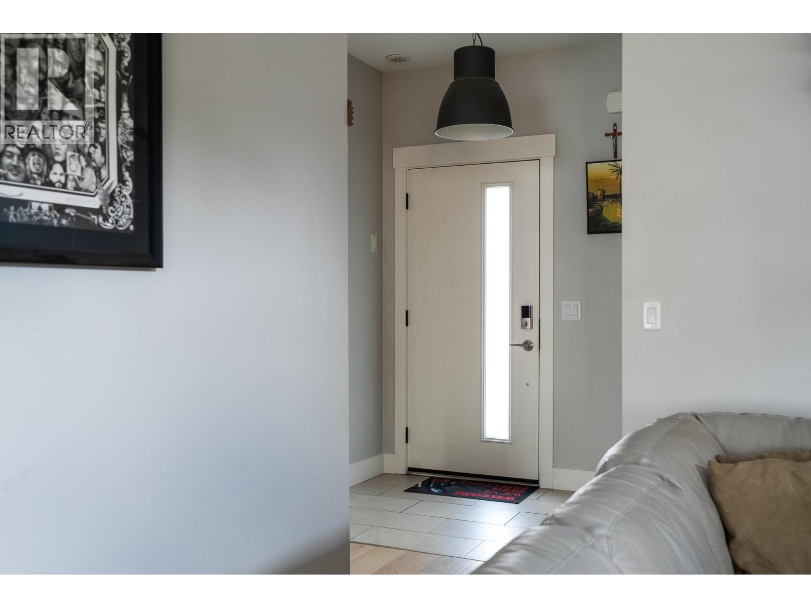 1929 Ethel Street, Kelowna, BC - Indoor Photo Showing Other Room