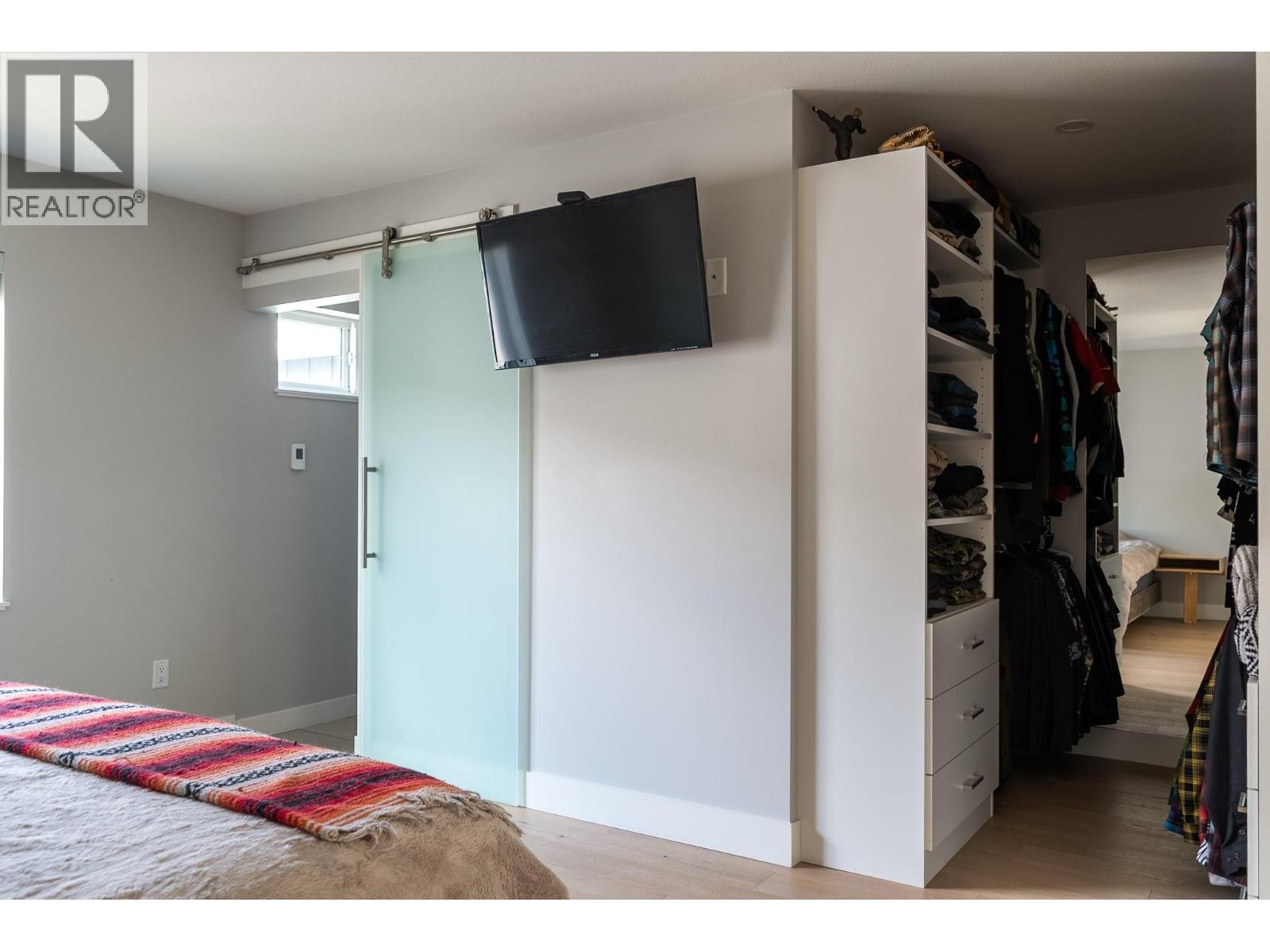 1929 Ethel Street, Kelowna, BC - Indoor Photo Showing Bedroom