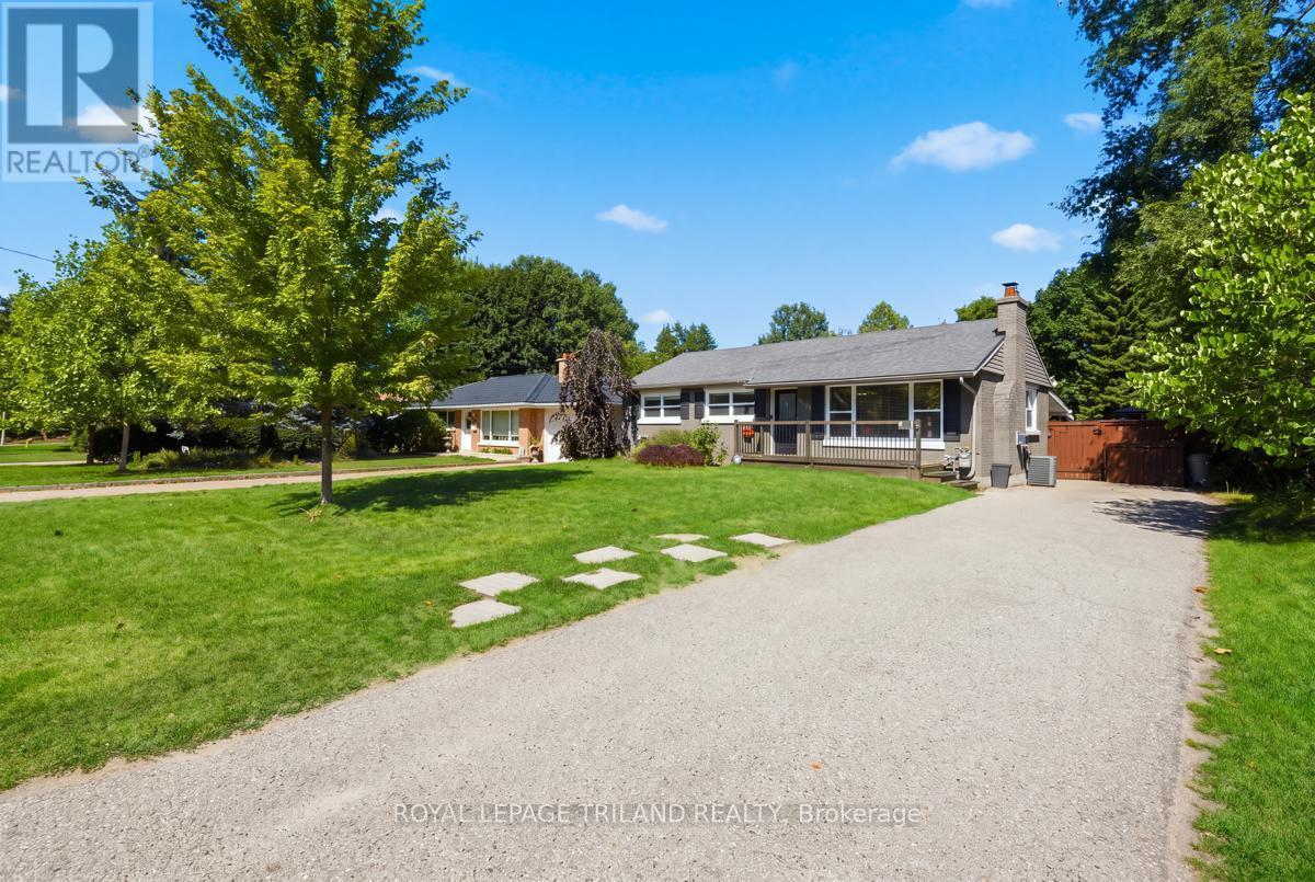 Parking for 4 cars - 308 Reynolds Road, London South (South B), ON - Outdoor With Deck Patio Veranda