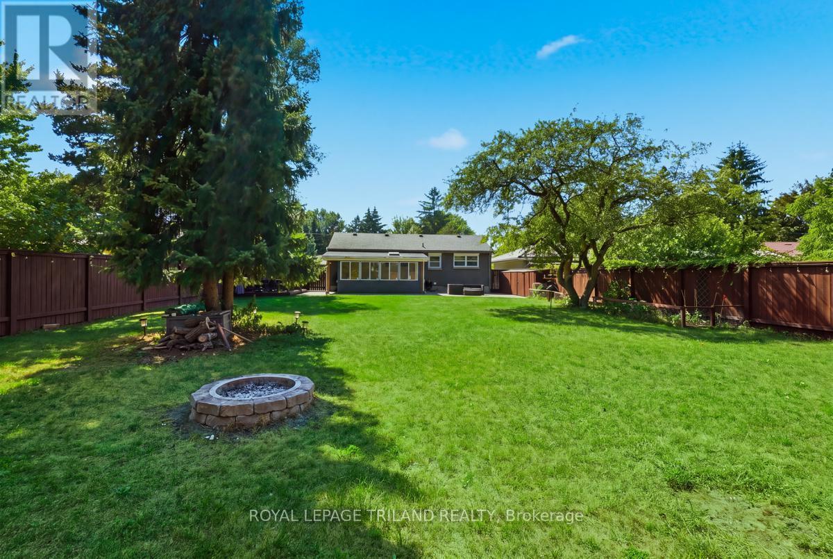 308 Reynolds Road, London South (South B), ON - Outdoor With Backyard