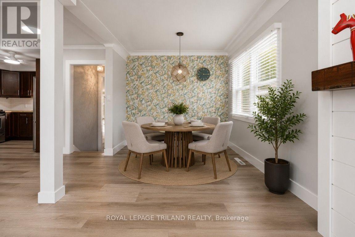 Virtually staged Dining room - 308 Reynolds Road, London South (South B), ON - Indoor Photo Showing Dining Room