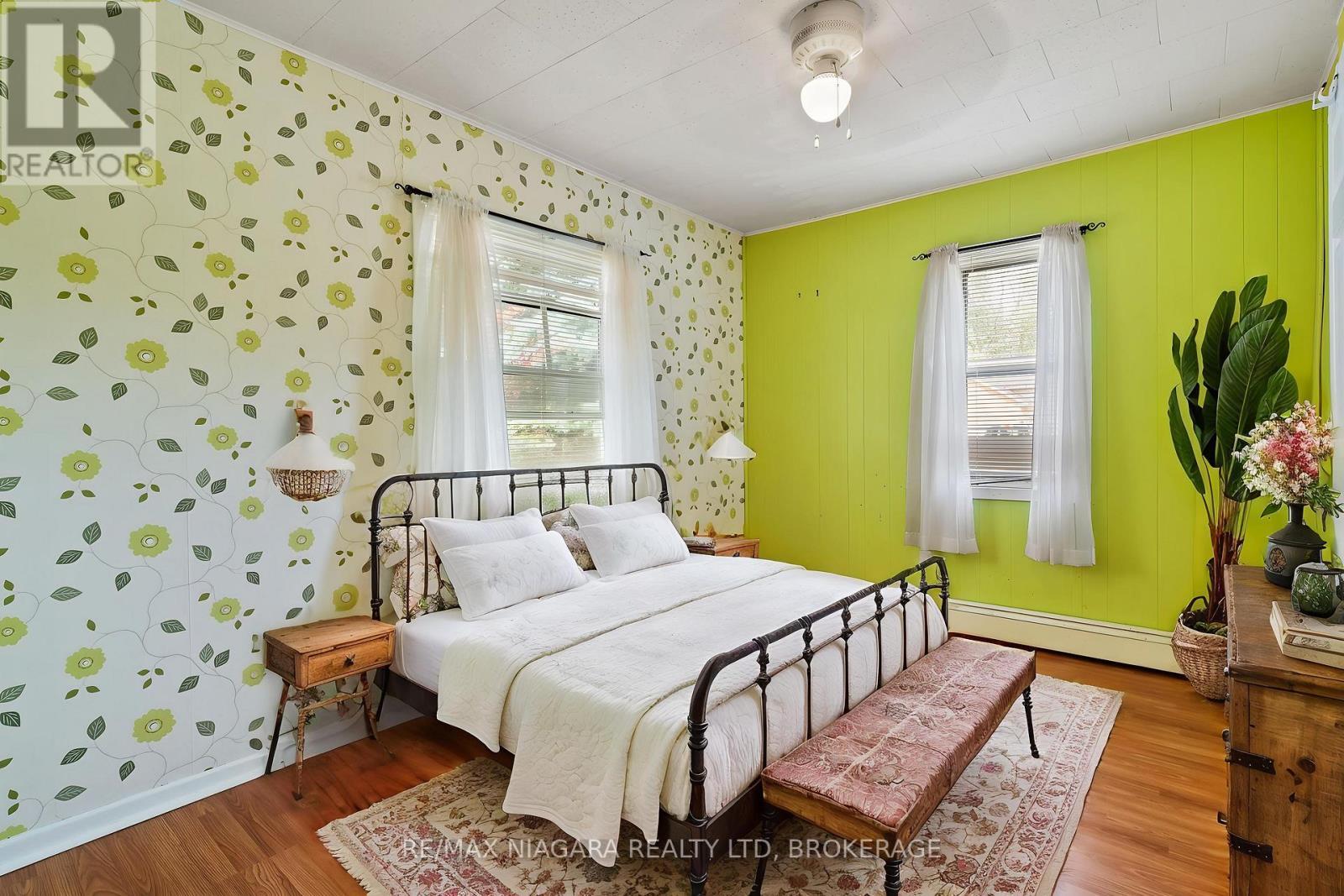 333 Ridge Road S, Fort Erie (Crystal Beach), ON - Indoor Photo Showing Bedroom