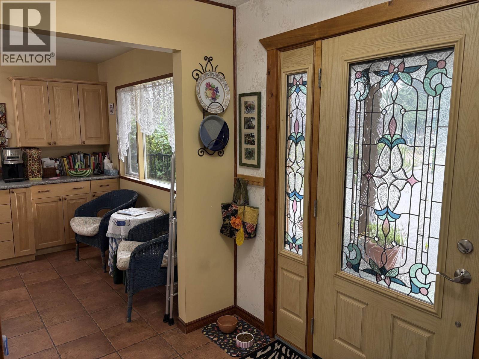 404 N Birch Avenue, 100 Mile House, BC - Indoor