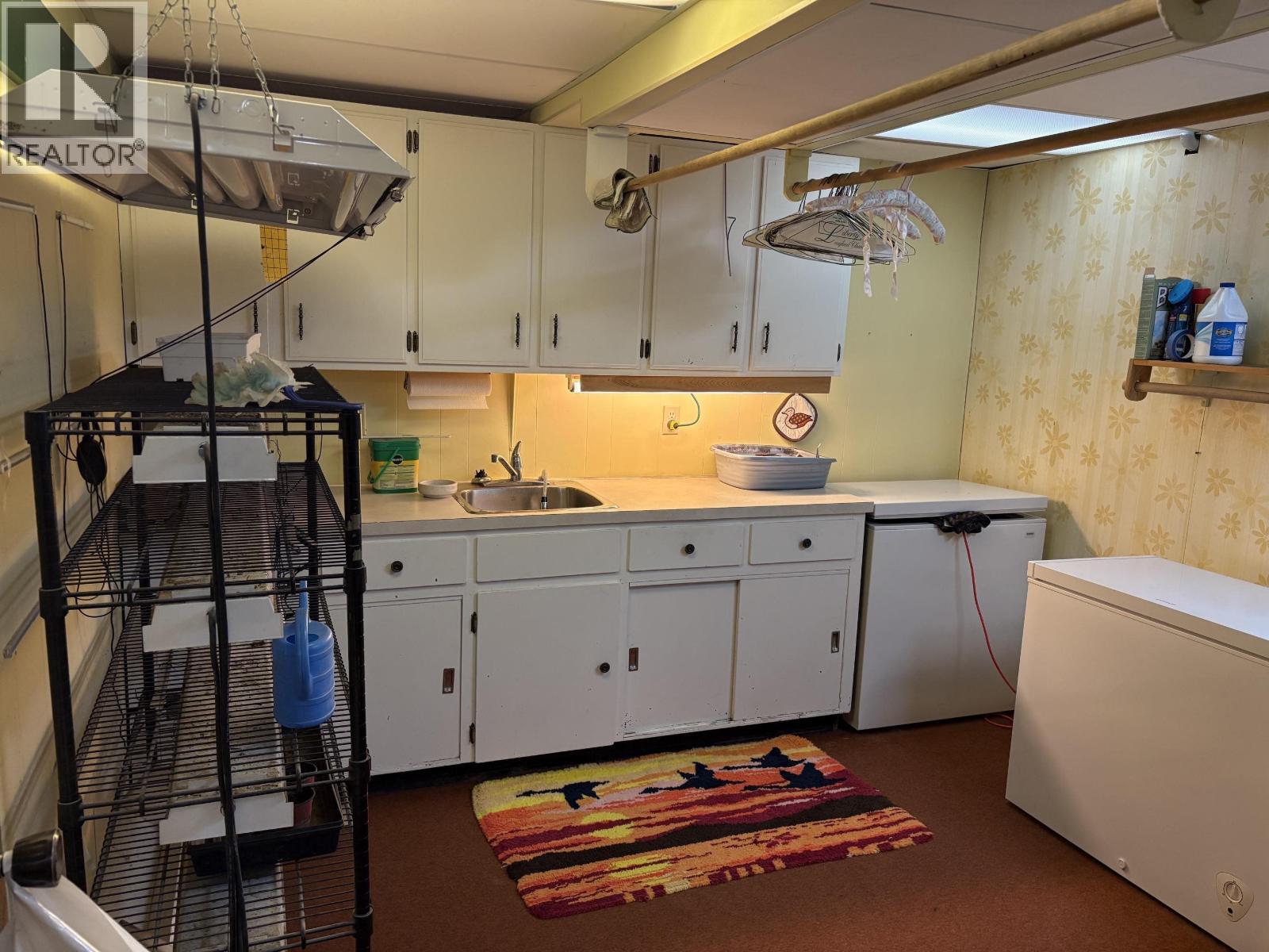 404 N Birch Avenue, 100 Mile House, BC - Indoor