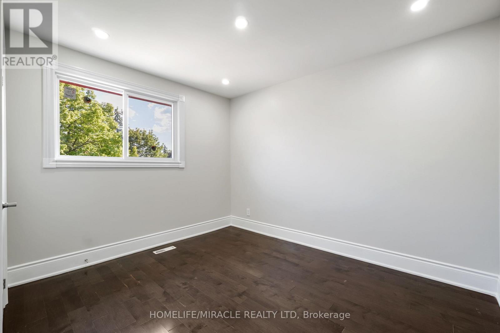 70 Cockburn Drive, Toronto, ON - Indoor Photo Showing Other Room