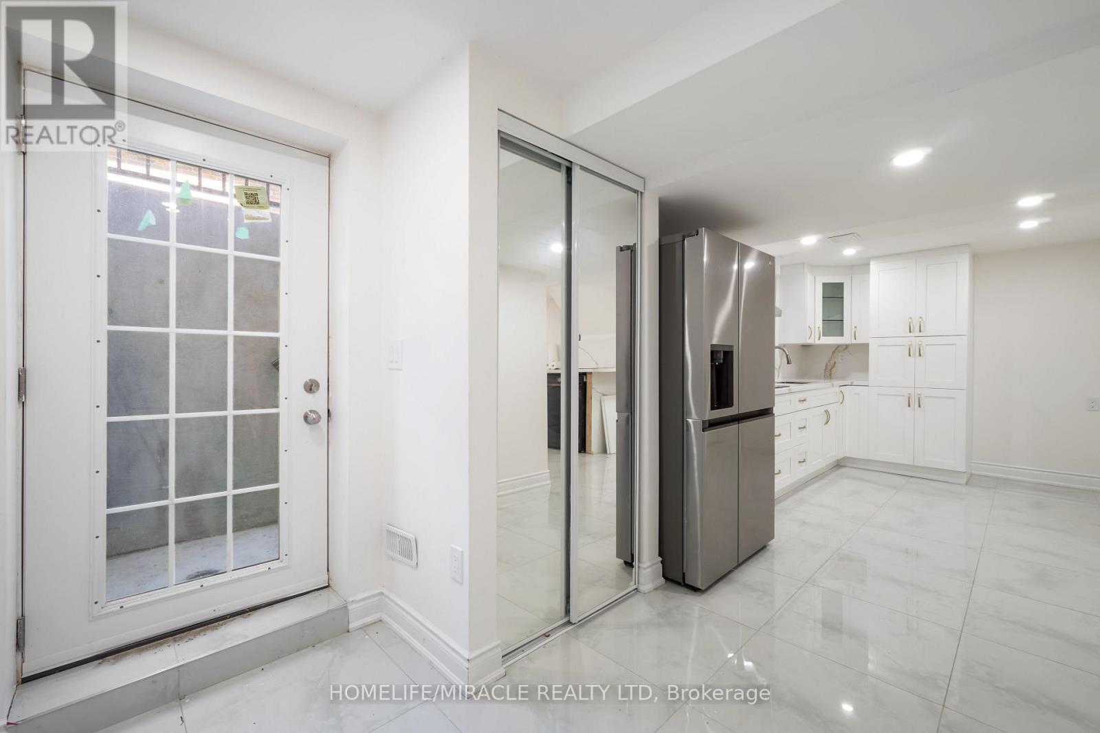70 Cockburn Drive, Toronto, ON - Indoor