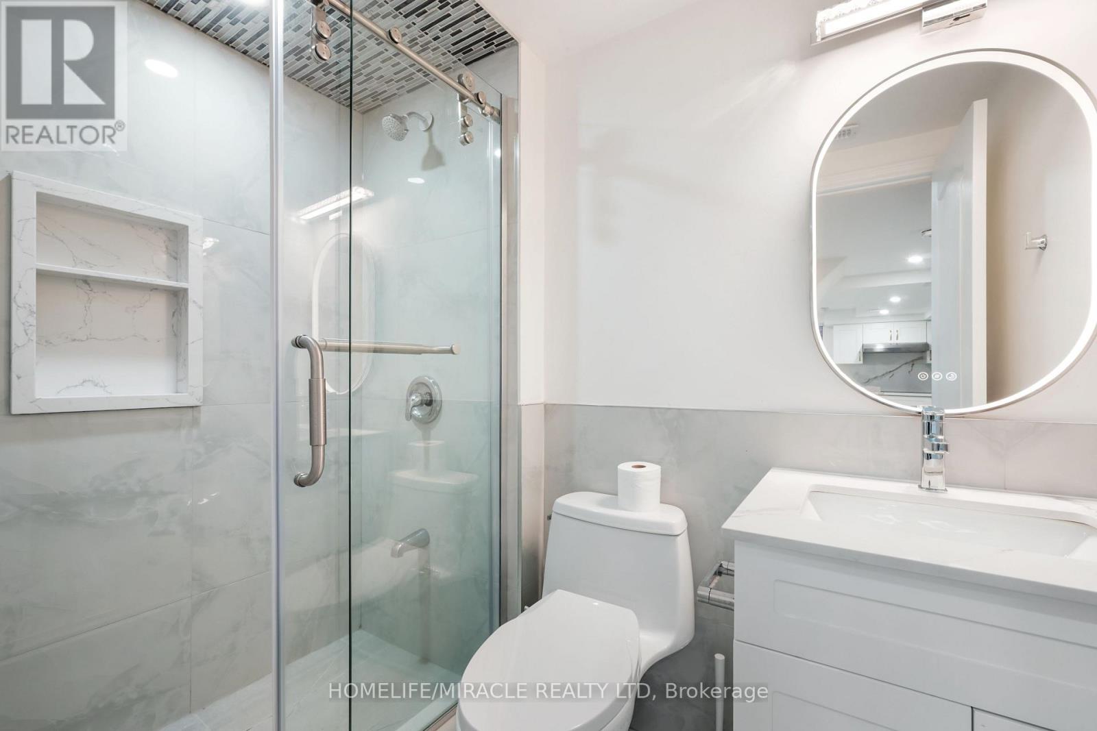 70 Cockburn Drive, Toronto, ON - Indoor Photo Showing Bathroom