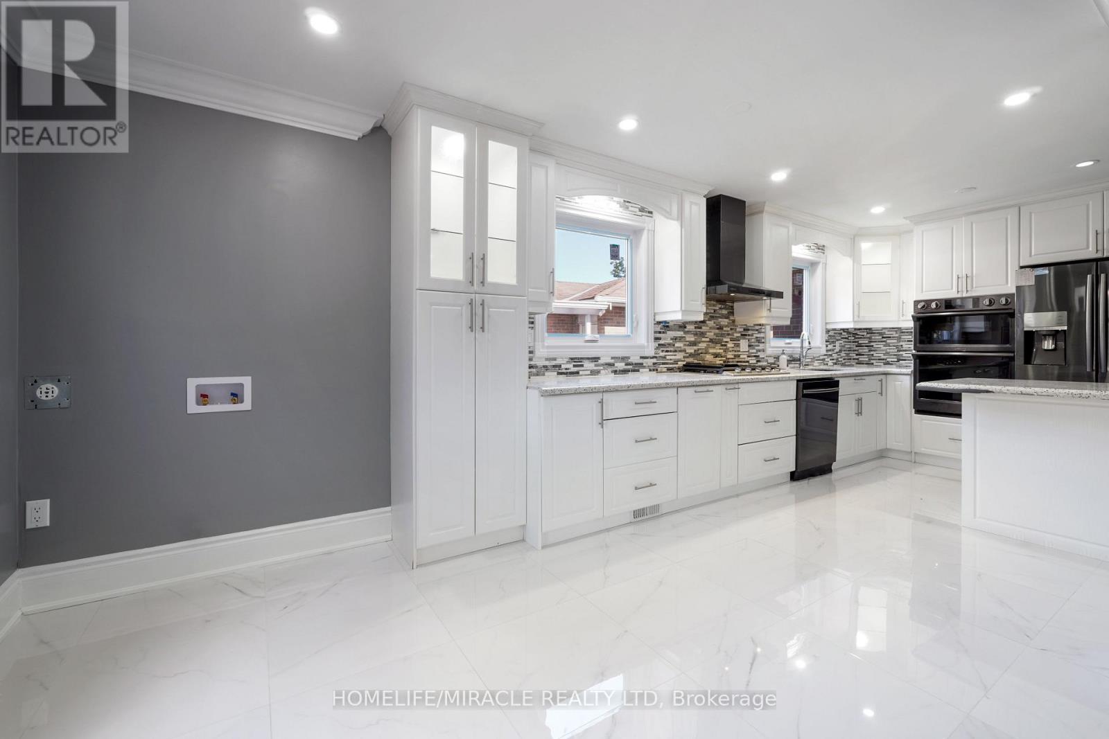 70 Cockburn Drive, Toronto, ON - Indoor Photo Showing Kitchen