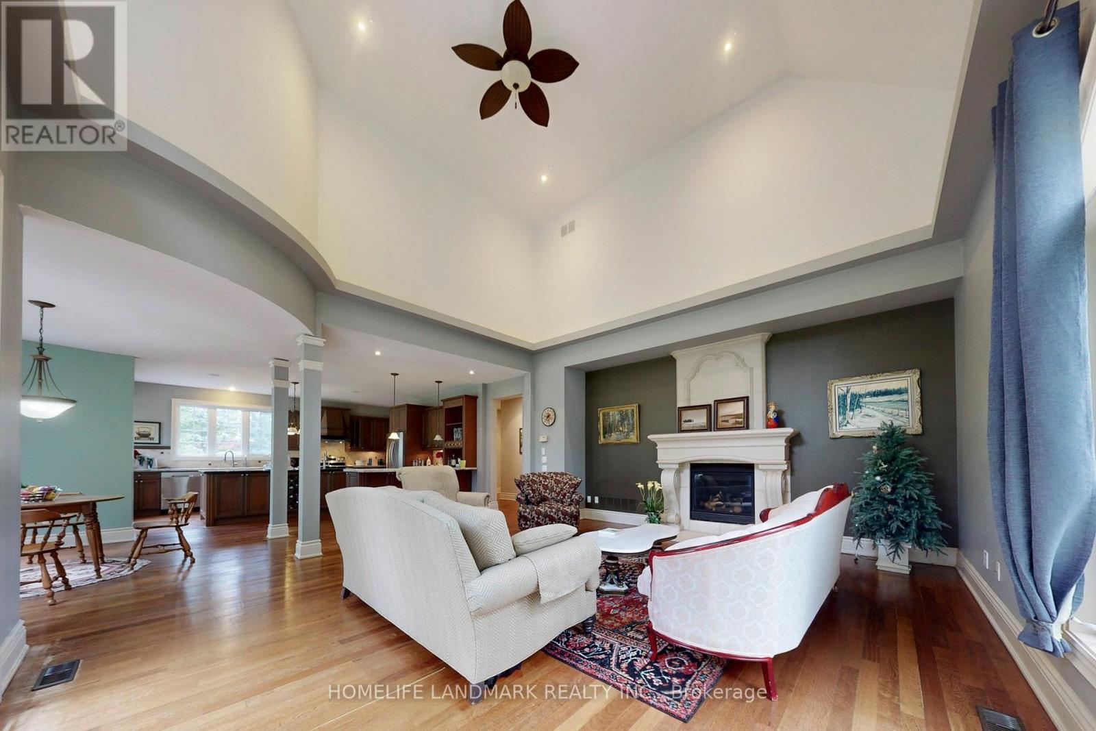 19 Wolf Run Court, Whitchurch-Stouffville, ON - Indoor Photo Showing Living Room With Fireplace