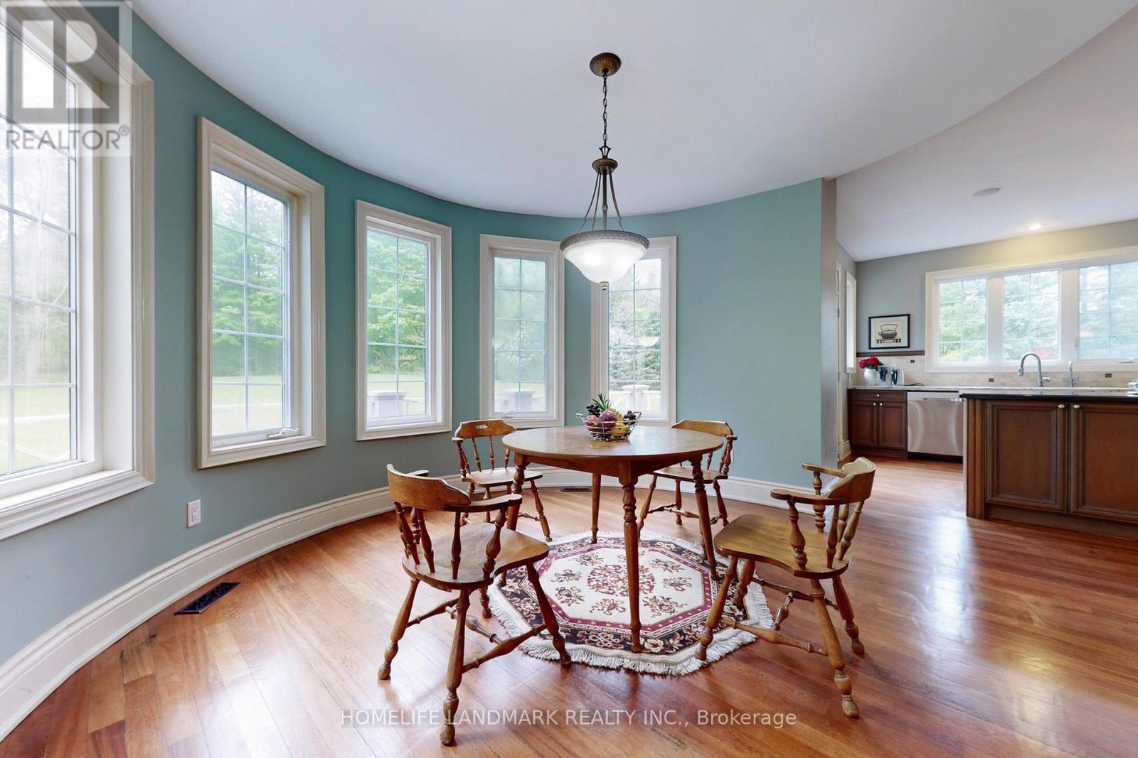 19 Wolf Run Court, Whitchurch-Stouffville, ON - Indoor Photo Showing Dining Room