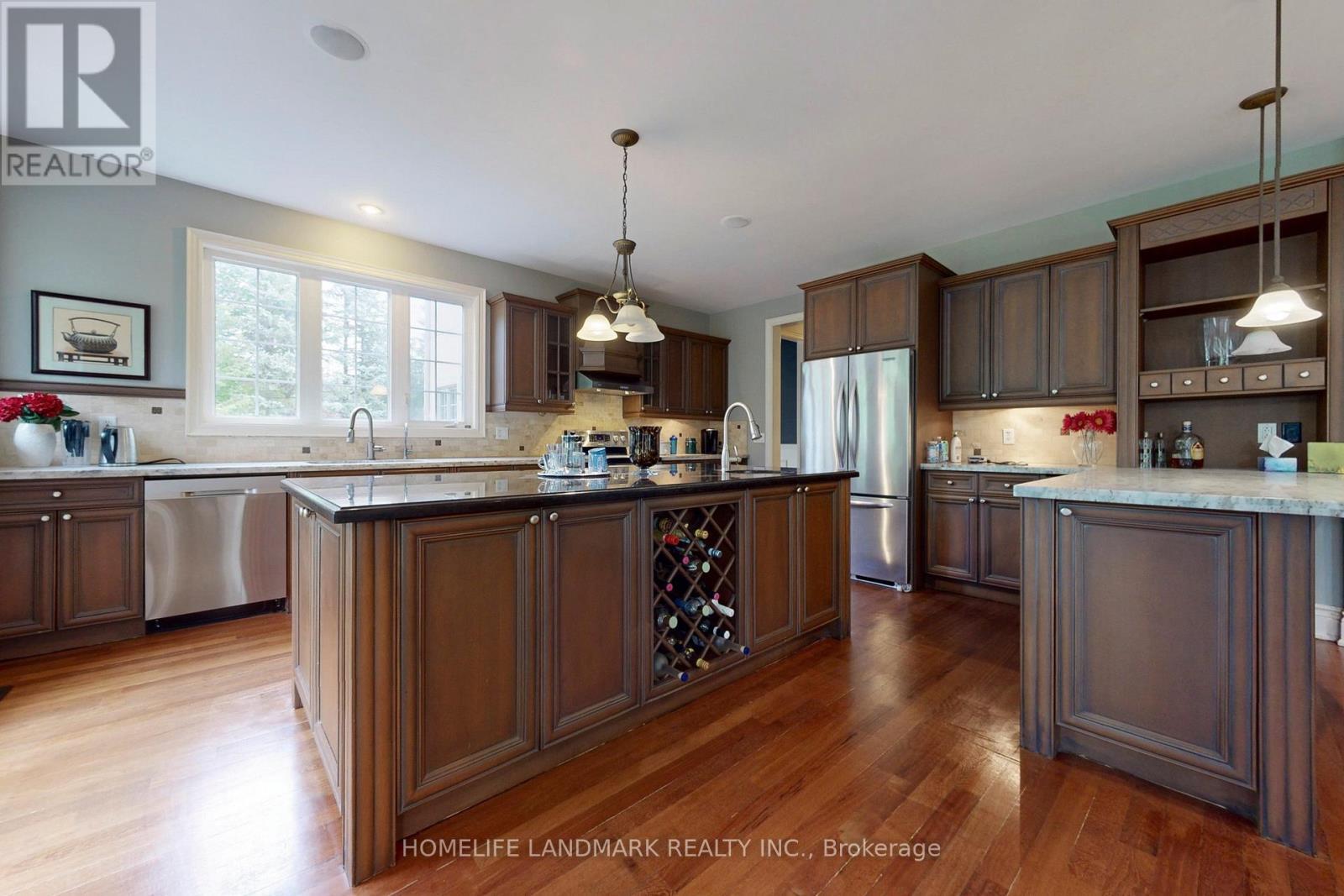19 Wolf Run Court, Whitchurch-Stouffville, ON - Indoor Photo Showing Kitchen With Stainless Steel Kitchen With Upgraded Kitchen