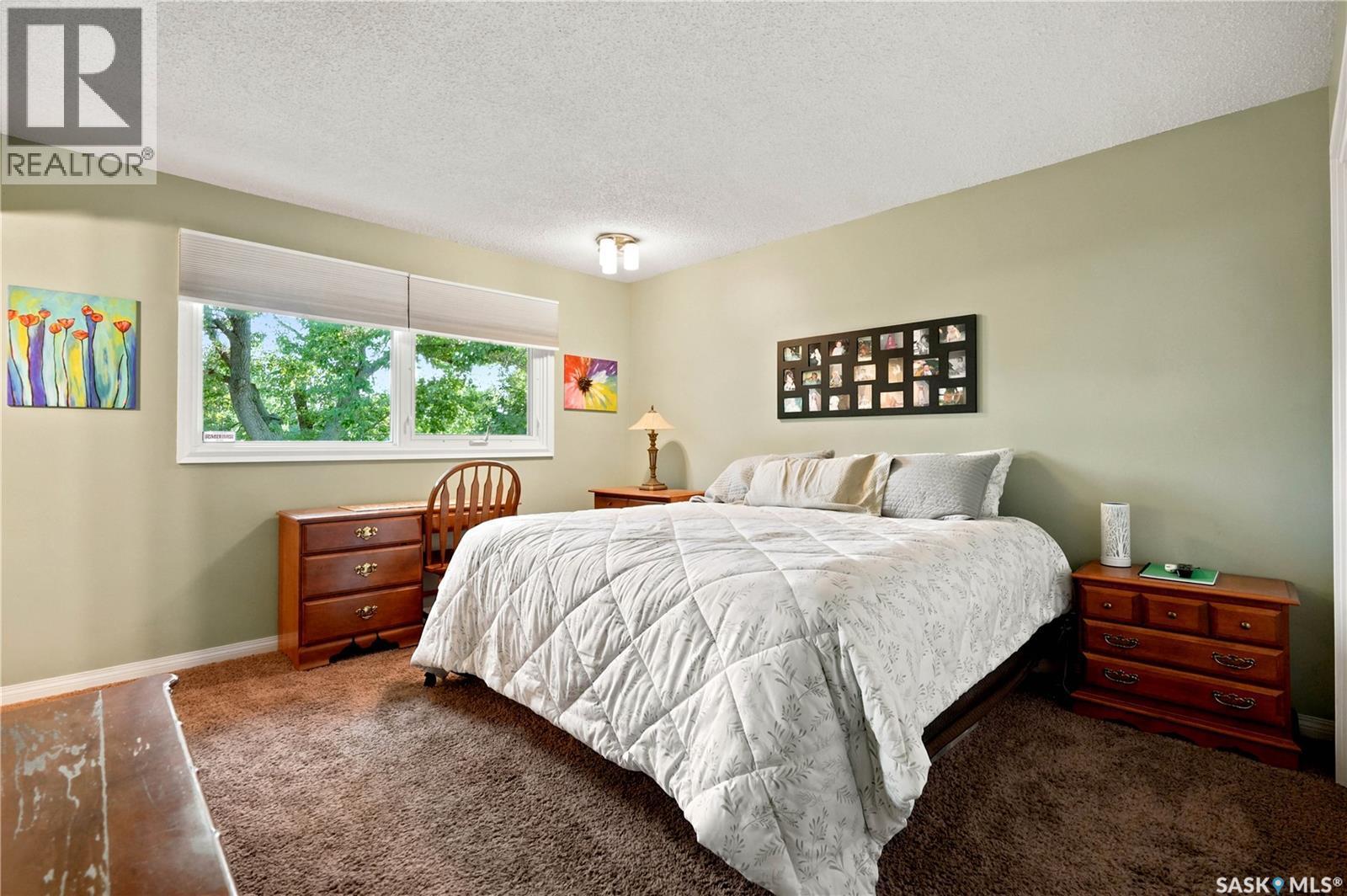 111 Minot Drive, Regina, SK - Indoor Photo Showing Bedroom