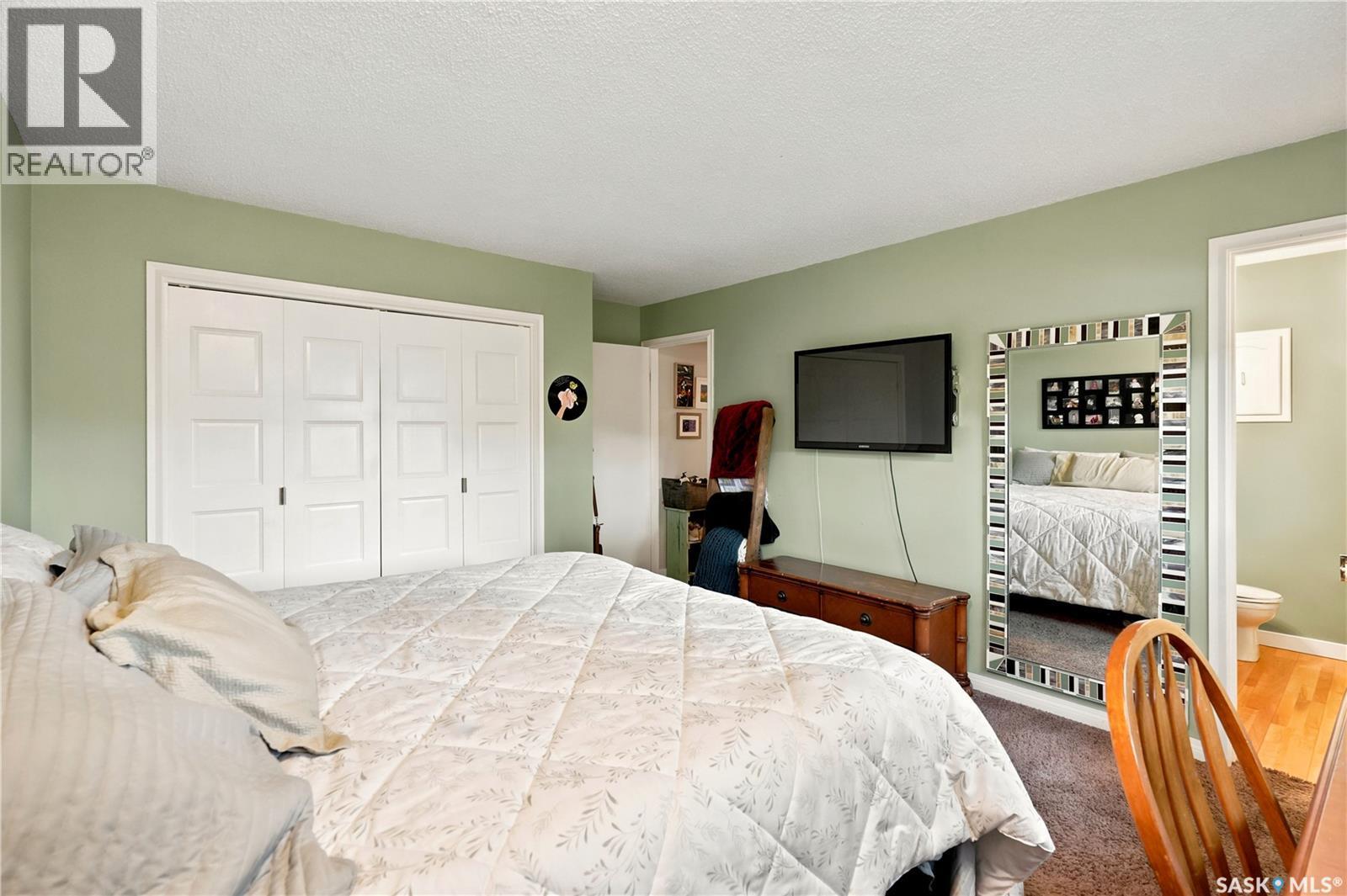 111 Minot Drive, Regina, SK - Indoor Photo Showing Bedroom