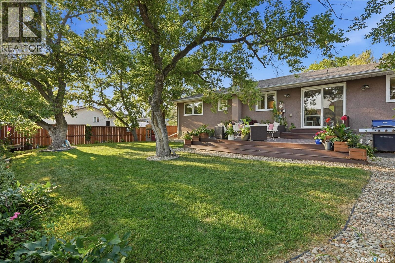 111 Minot Drive, Regina, SK - Outdoor