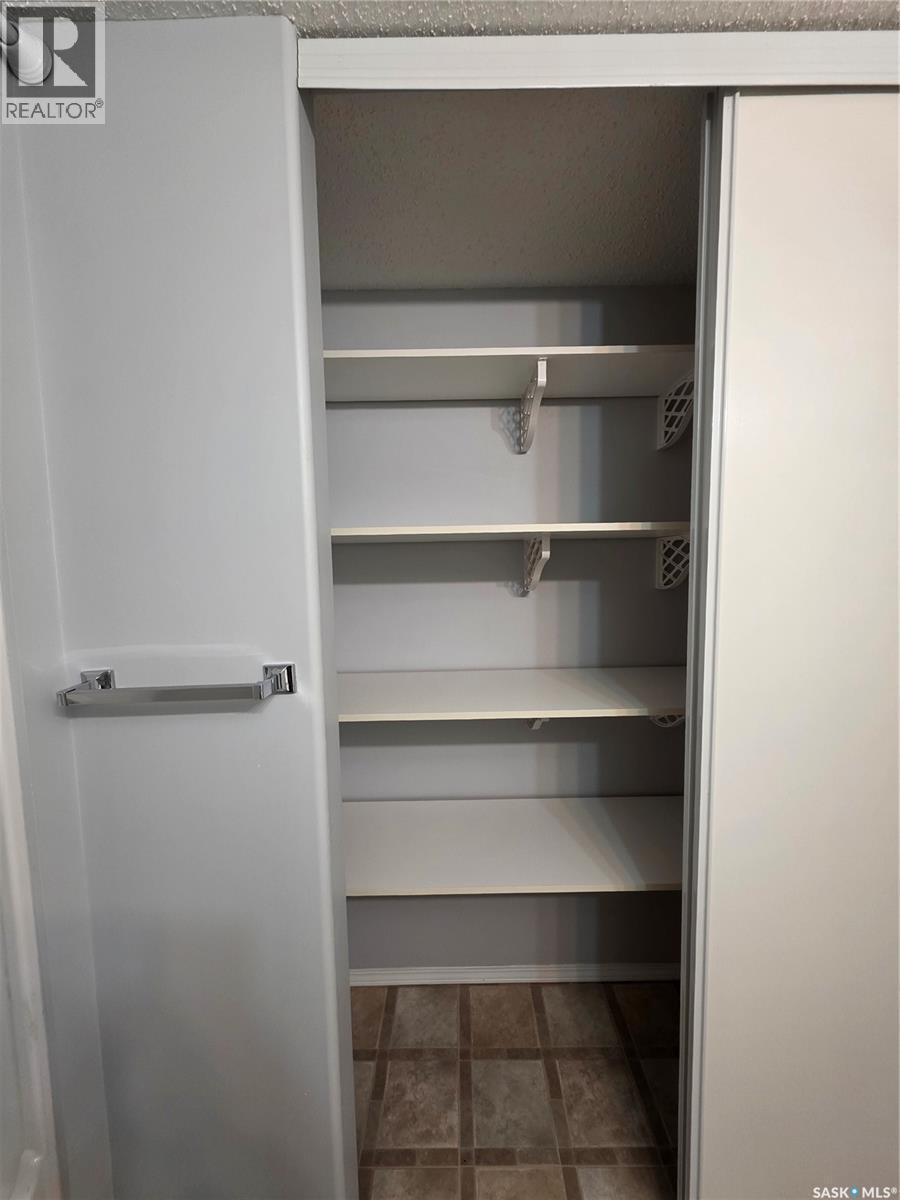 205 701 Henry Street, Estevan, SK - Indoor With Storage