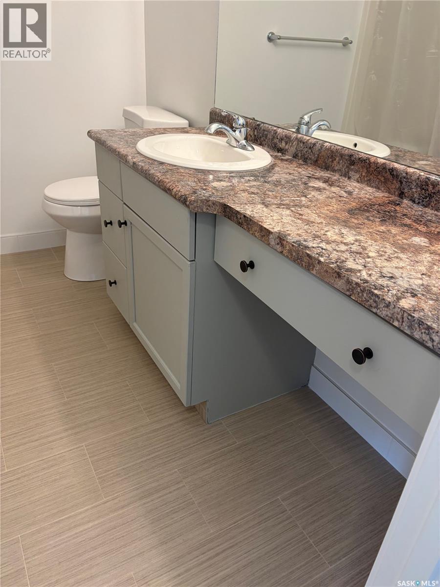 35 4850 Harbour Landing Drive, Regina, SK - Indoor Photo Showing Bathroom