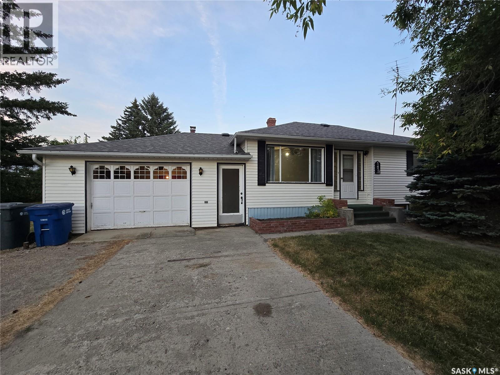 142 First Street W, Glenavon, SK - Outdoor