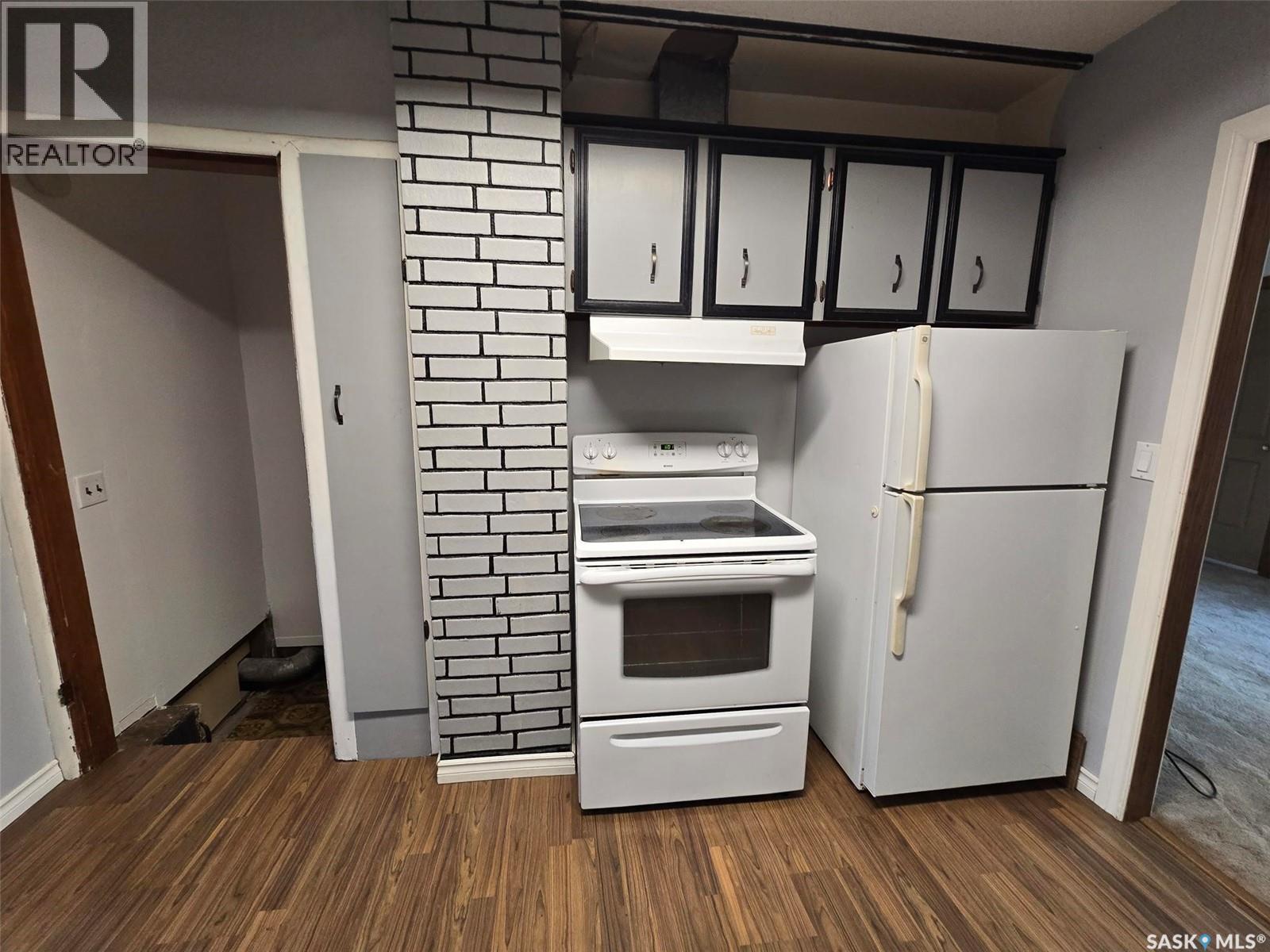 142 First Street W, Glenavon, SK - Indoor Photo Showing Kitchen
