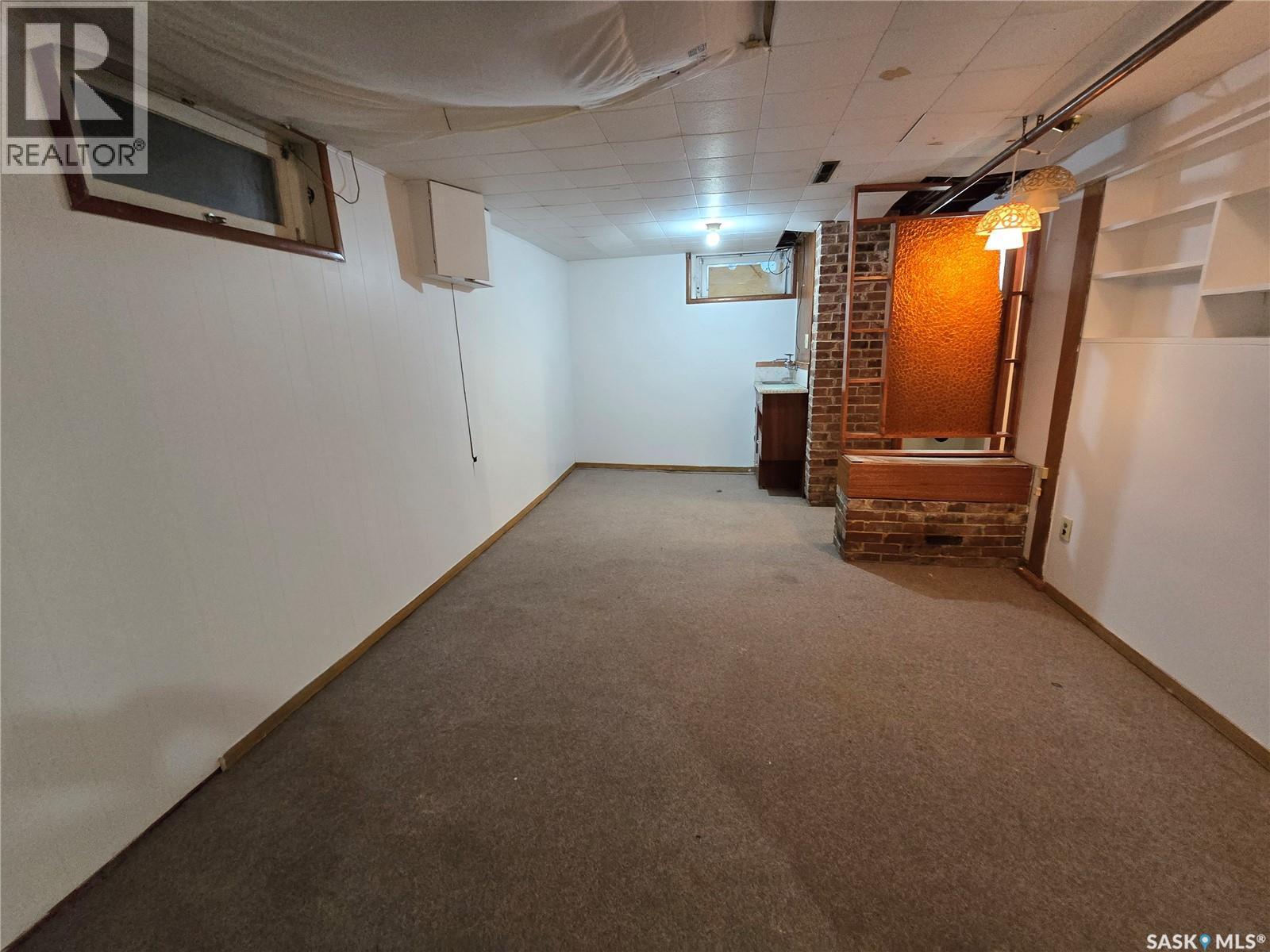 142 First Street W, Glenavon, SK - Indoor
