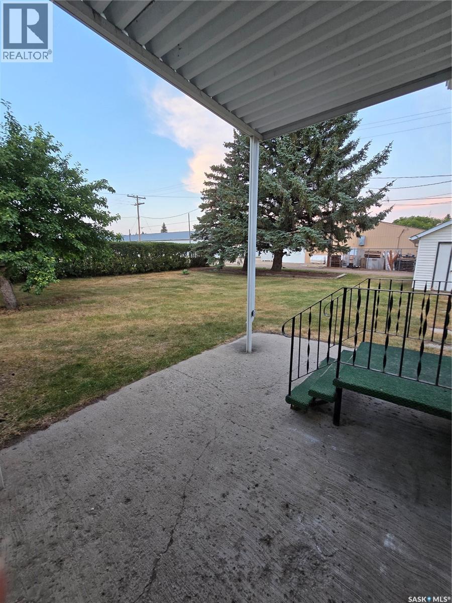 142 First Street W, Glenavon, SK - Outdoor With Deck Patio Veranda