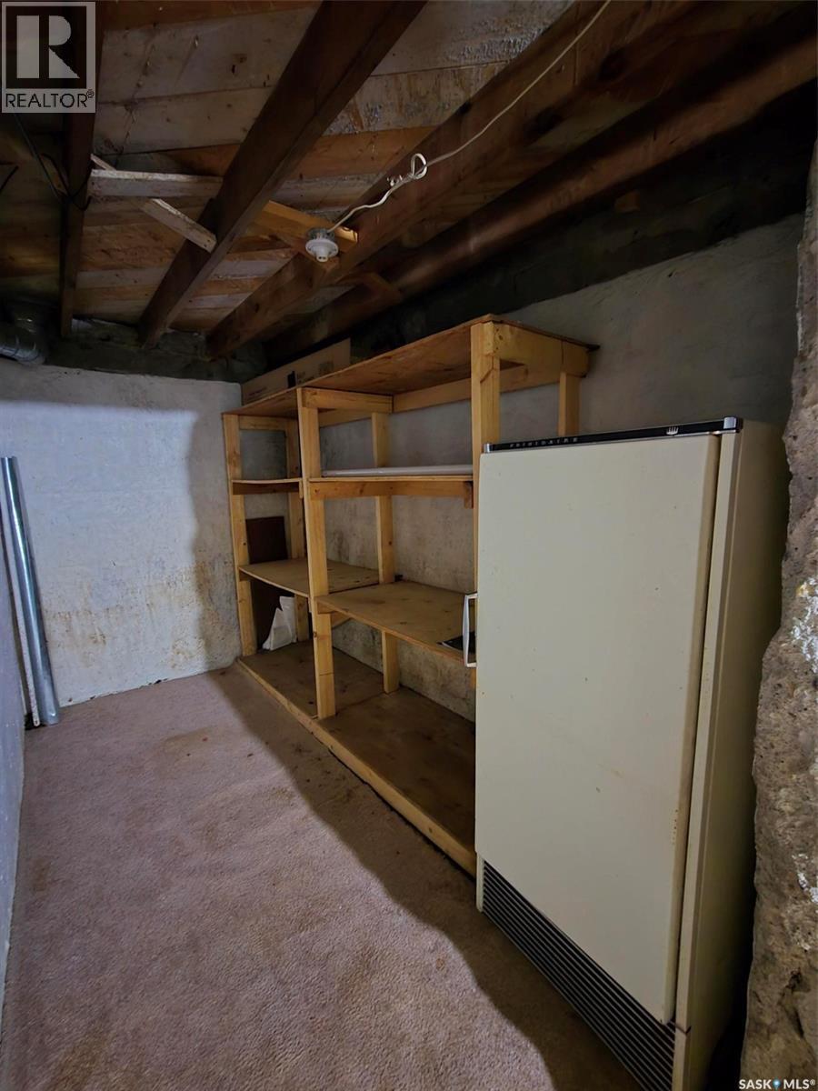 142 First Street W, Glenavon, SK - Indoor