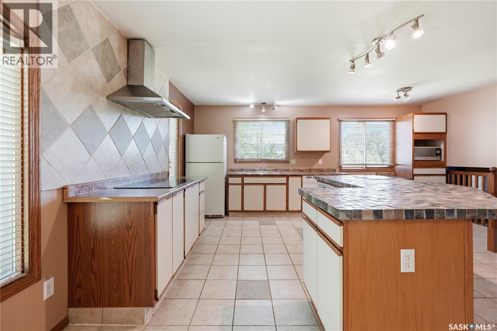 218 Main Street, Young, SK - Indoor Photo Showing Kitchen