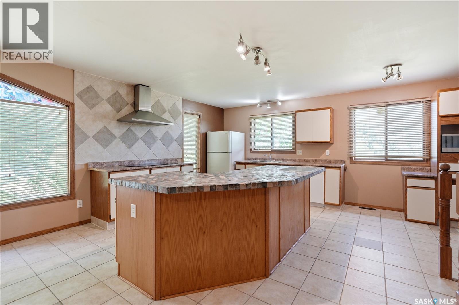 218 Main Street, Young, SK - Indoor Photo Showing Kitchen
