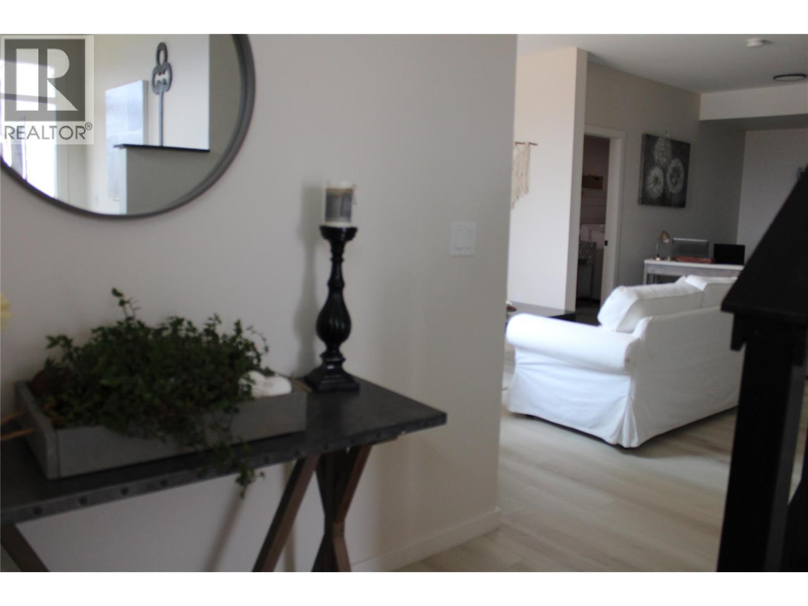 2545 Panoramic Way, Blind Bay, BC - Indoor