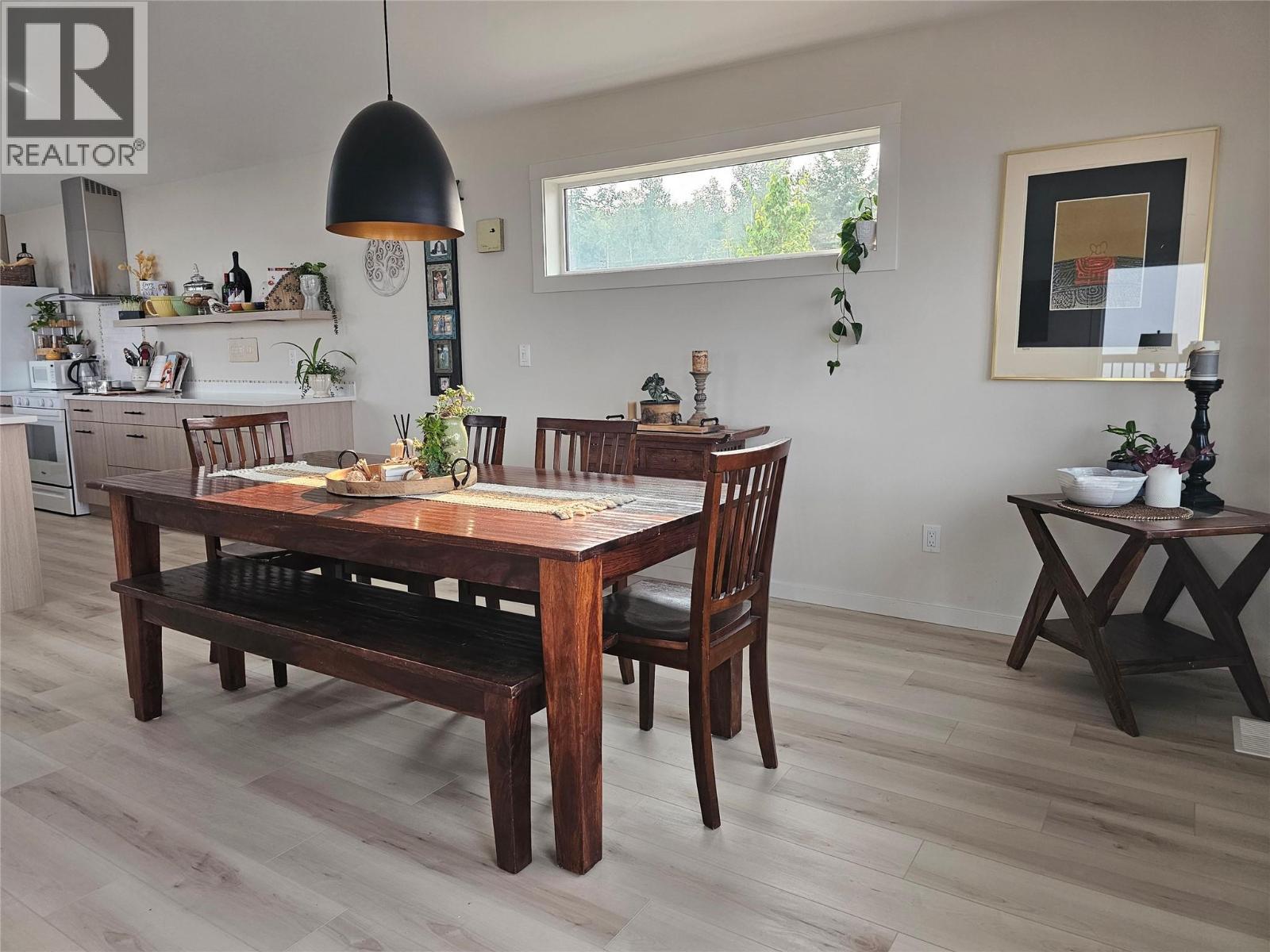 2545 Panoramic Way, Blind Bay, BC - Indoor Photo Showing Dining Room
