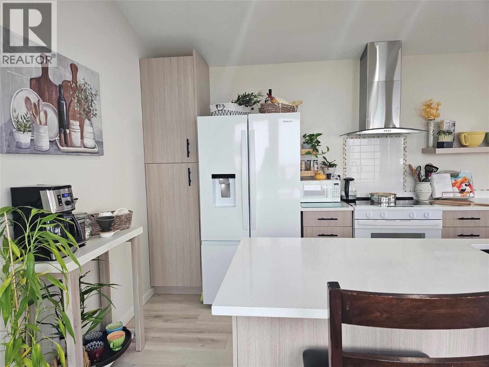 2545 Panoramic Way, Blind Bay, BC - Indoor Photo Showing Kitchen