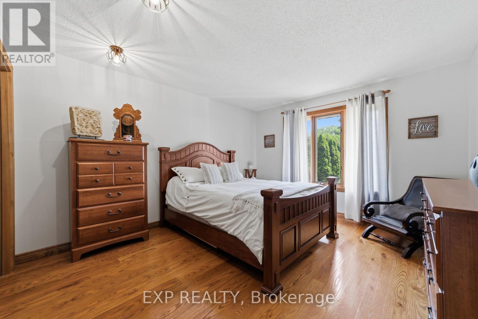57 Valleyview Crescent, Thames Centre (Dorchester), ON - Indoor Photo Showing Bedroom