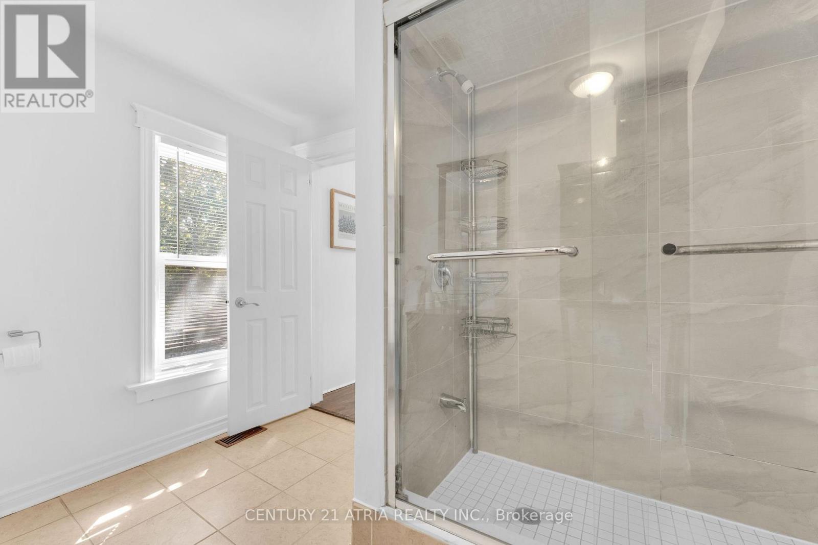 609 Pearson Street, Newmarket, ON - Indoor Photo Showing Bathroom